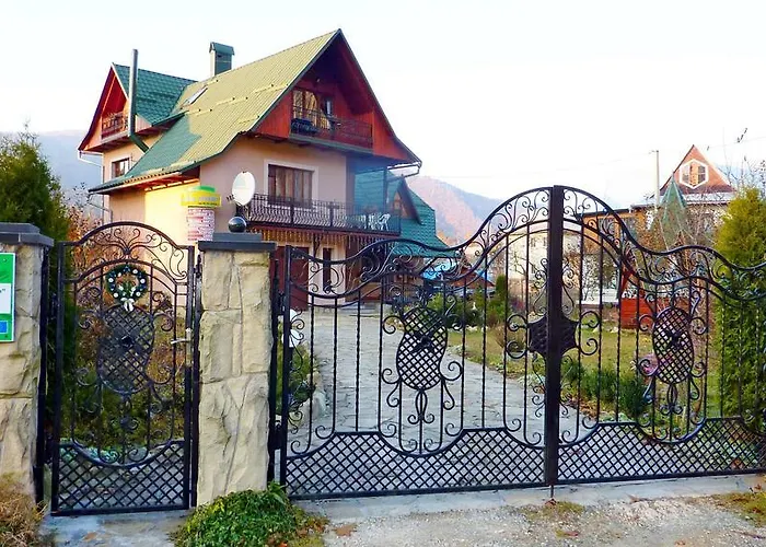 Садиба Біля Річки Яремче
